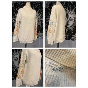 Woven Heart  keyhole ivory sweater embroidered sleeves LARGE